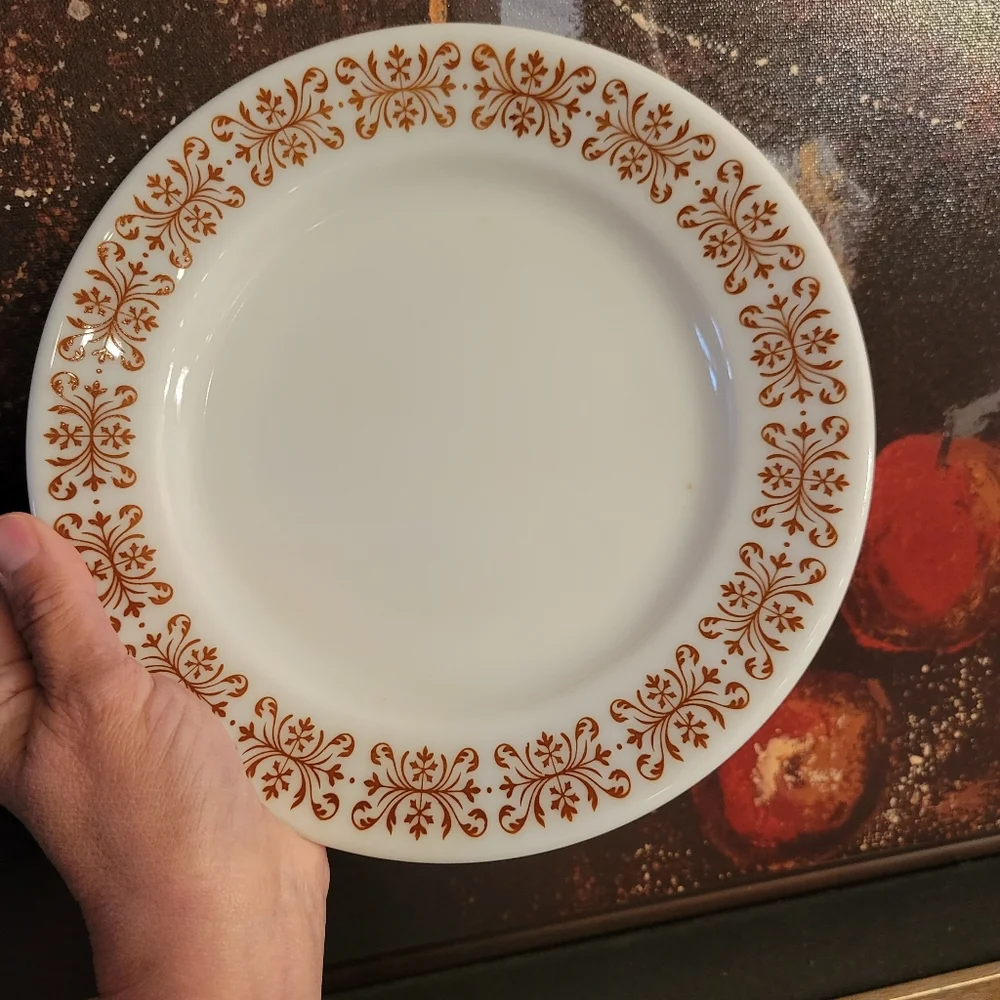 Vintage PYREX Copper Filigree Dinner Plate !~ VGUC ~ Retro!